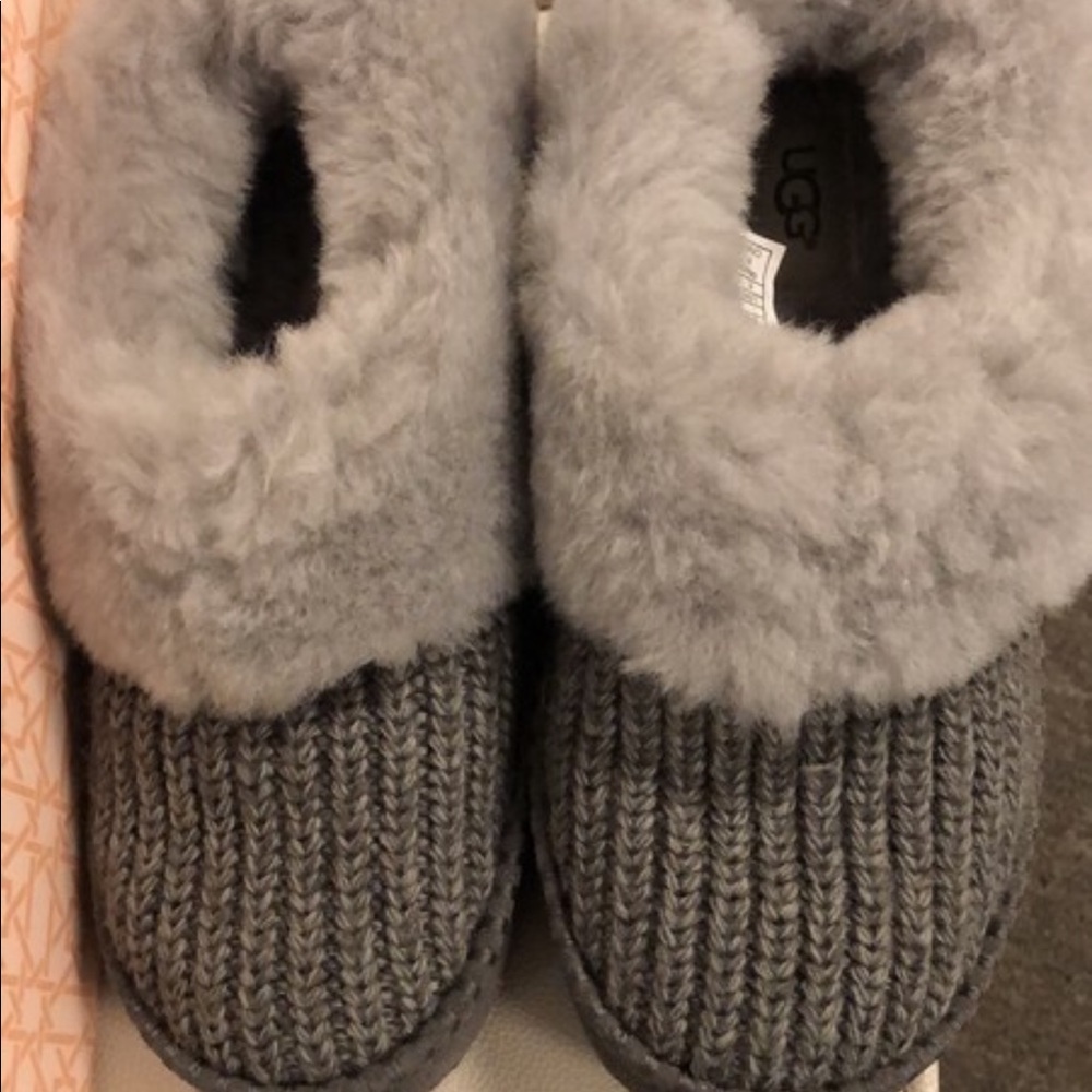 UGG SLIPPERS